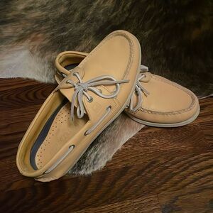 Sperry Topsider size 10 yellow leather boat shoes
